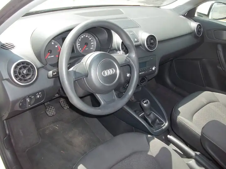 Audi A1 — foto 14