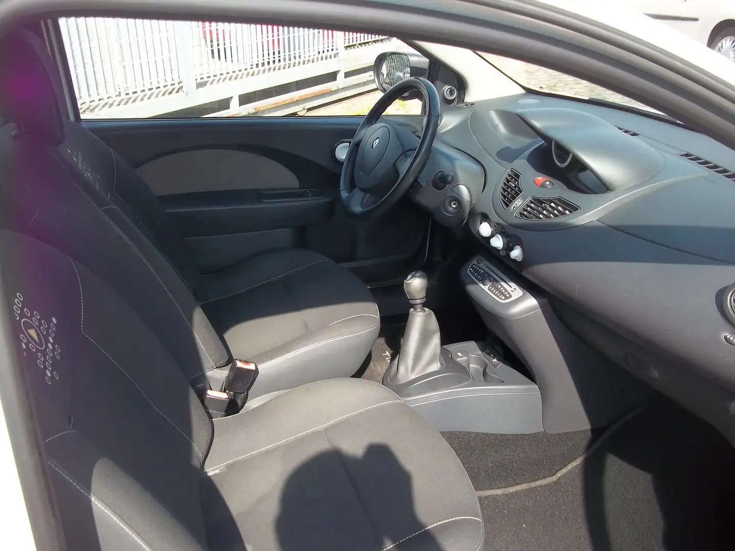 Renault Twingo — foto 12
