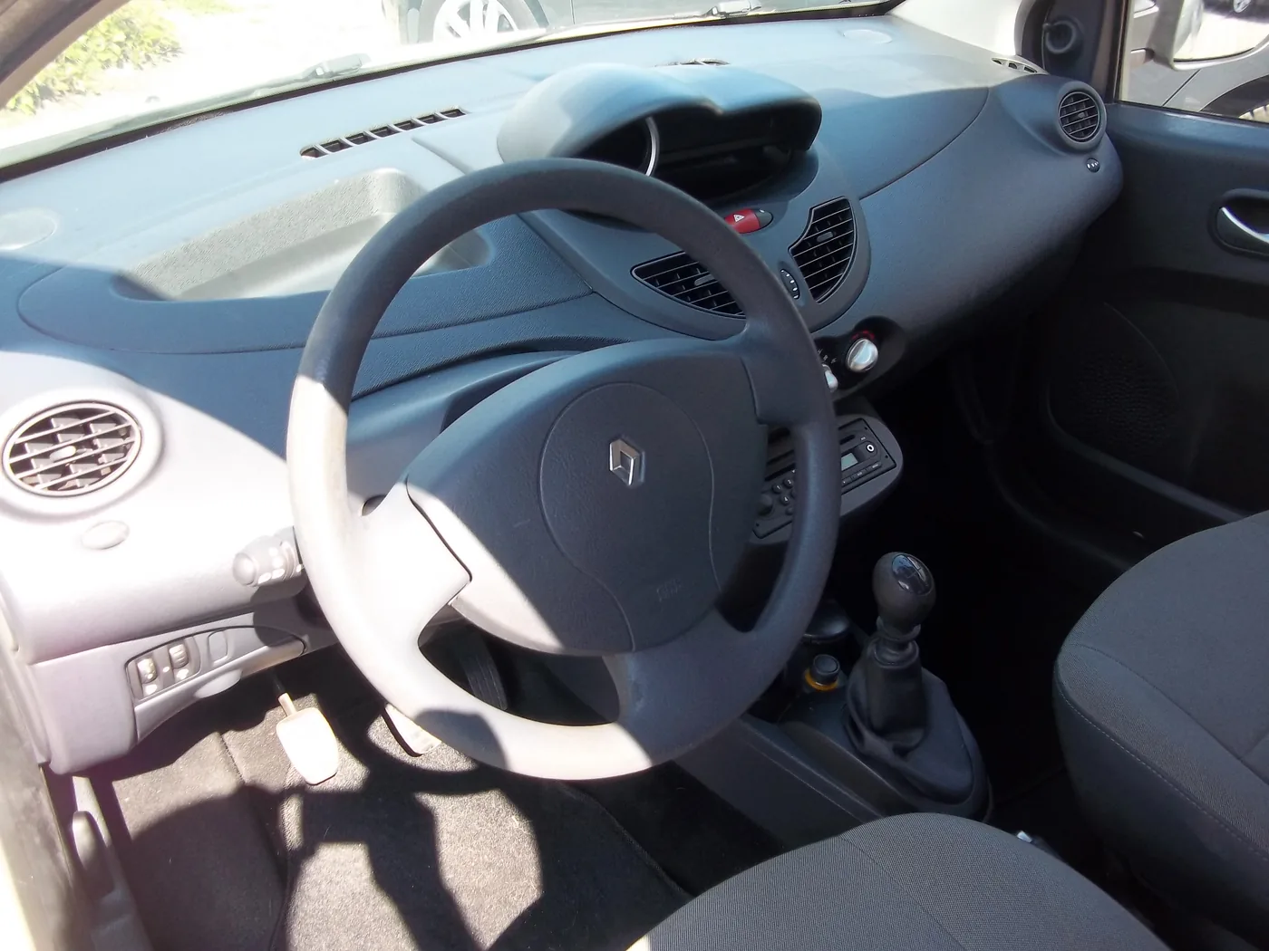 Renault Twingo — foto 14
